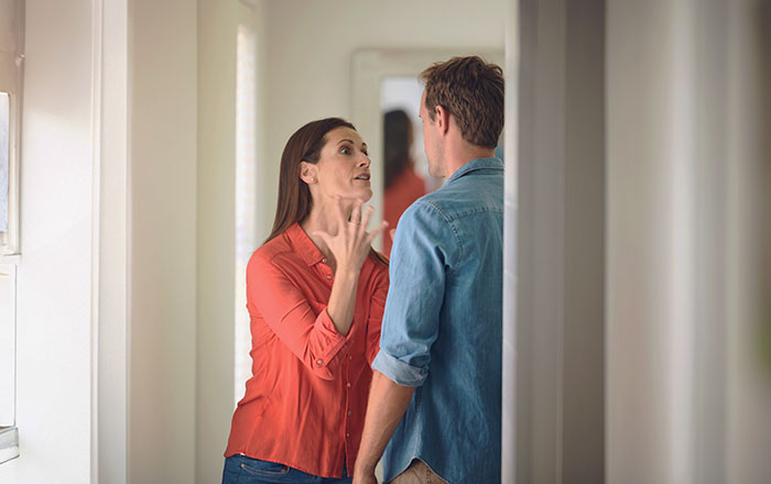 "You're Too Weak": Daughter Pushes Father To Leave His Wife After Learning About Her Affair "You're Too Weak": Daughter Pushes Father To Leave His Wife After Learning About Her Affair