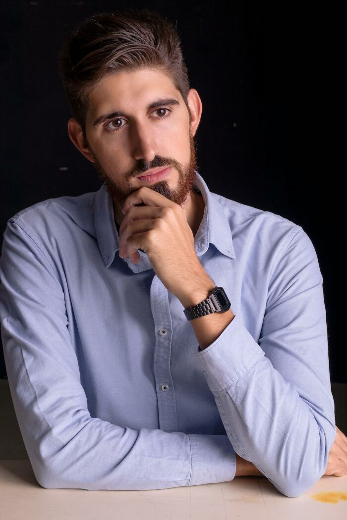 “Don’t Disrespect Yourself Or Your Partner”: 25 Married Men Reveal How They React When They See A Hot Woman