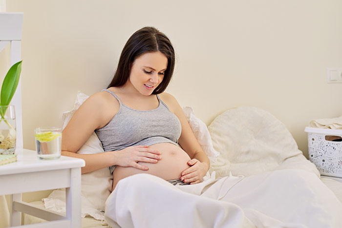 Guy Wants His Baby To Have His Bio Dad&rsquo;s Surname Despite Not Having It Himself, Mom-To-Be Confused