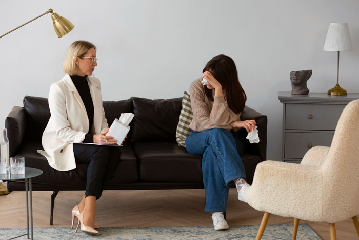 New Mom Chooses Peace Over Family, Sends Homeless Dad Packing After Toxic Outburst