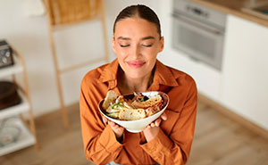 Frustrated Wife Vents, “Am I The Jerk For Making Myself Nice Meals And Not My Husband?”