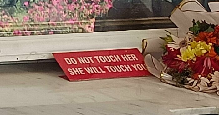 People Found 76 Ominous Warning Signs Worldwide That Are Too Scary To Ignore (New Pics)