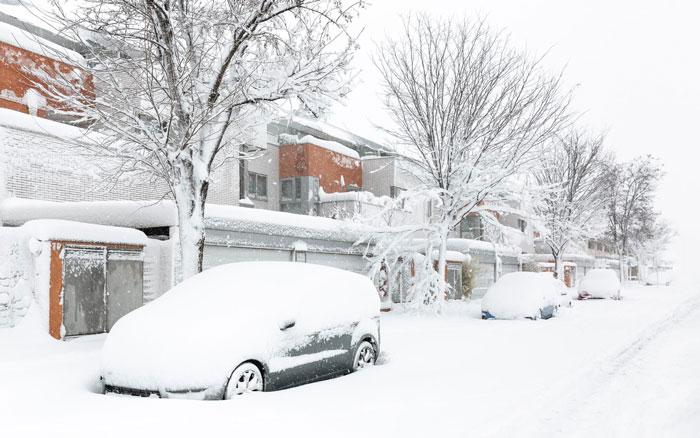 Guy Shovels Snow For Elderly Neighbor, Random Lady Decides He&rsquo;s The HOA And Orders Her Walkway Done