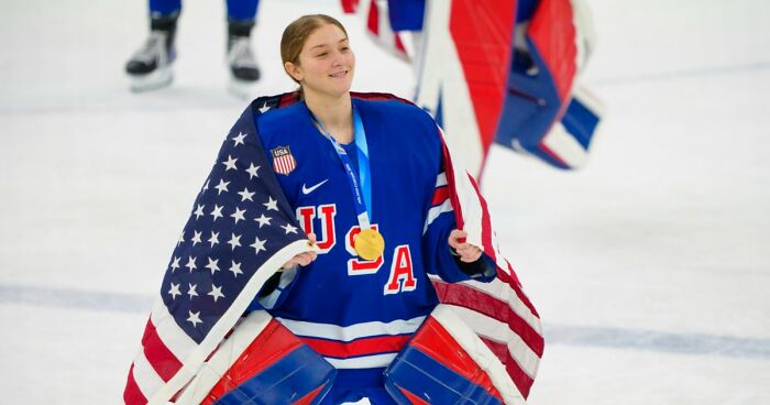 Boyfriend Laughs As Vegetarian Girlfriend Pukes In The Bathroom: “I Knew You’d Like Meat More”