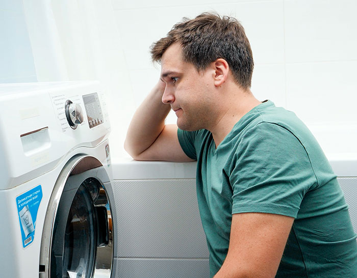 Neighbor Leaves A Salty Note After Getting Called Out For Holding Up The Entire Building&rsquo;s Laundry
