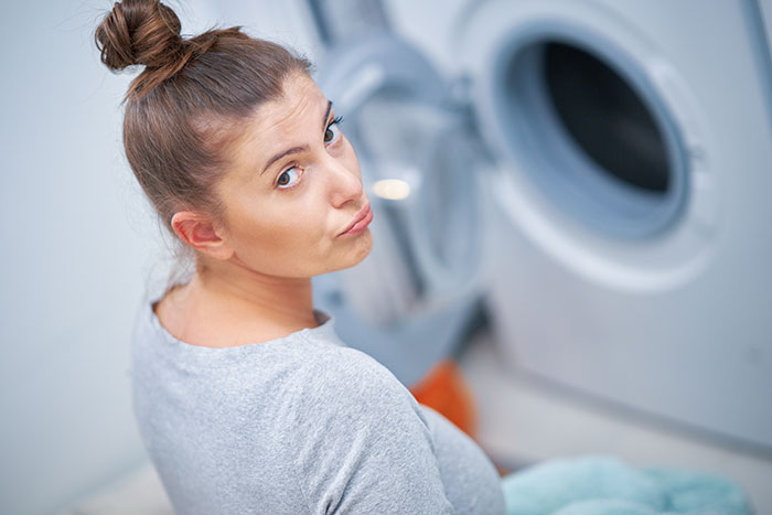 Neighbor Leaves A Salty Note After Getting Called Out For Holding Up The Entire Building&rsquo;s Laundry