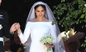 Desde vestidos «clásicamente elegantes» hasta otros «arrugados»: 20 looks de bodas reales que han generado controversia