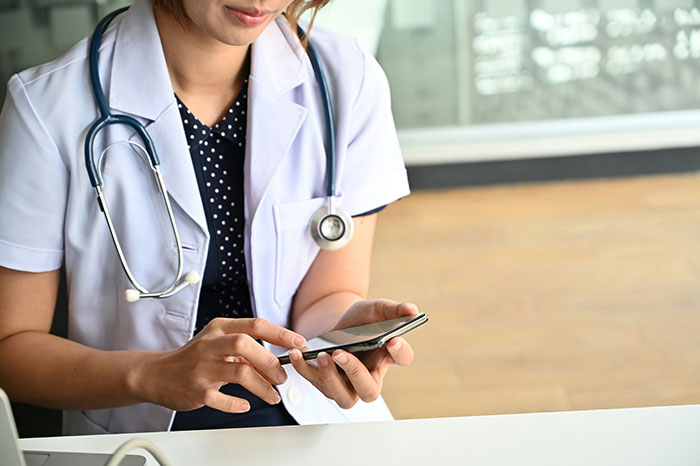 40 Wild Coworkers That Brought Infamy To People’s Workplaces