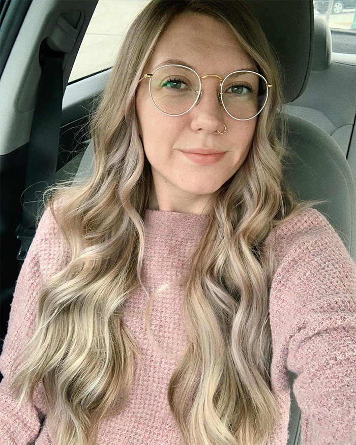 "Estou em perigo": Mulher descobre a história do namorado no YouTube e percebe que precisa fugir "Estou em perigo": Mulher descobre a história do namorado no YouTube e percebe que precisa fugir