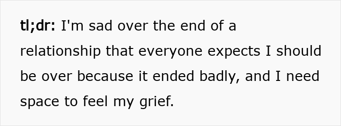 Mulher questiona sua sanidade depois que namorado militar se casa com outra pessoa e chama isso de “normal”
