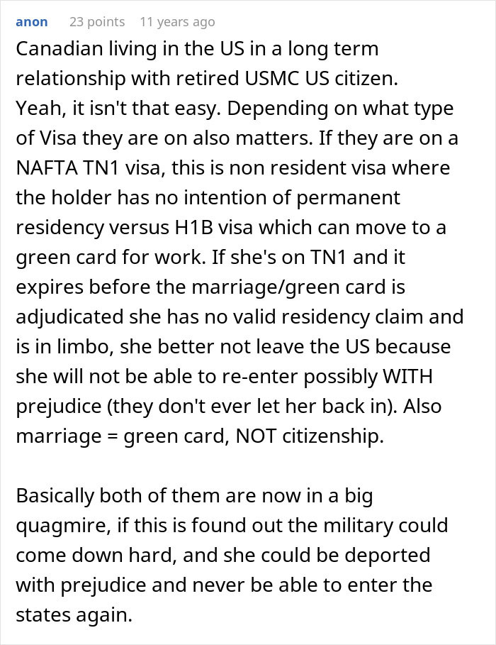 Mulher questiona sua sanidade depois que namorado militar se casa com outra pessoa e chama isso de “normal”