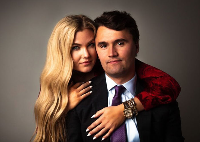 Trilhas e recibos de e-mail geram alegações bombásticas sobre Erika Kirk após o fim trágico de Charlie