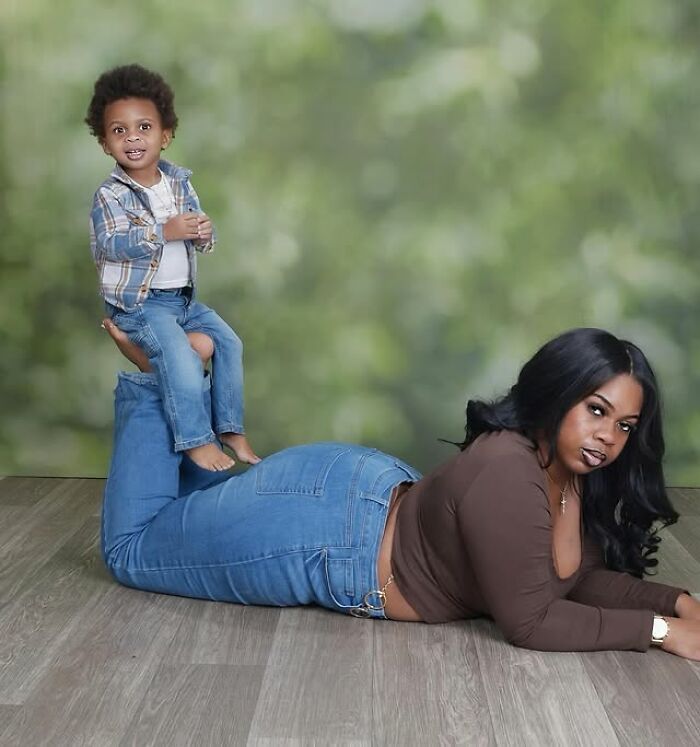This Mom’s Deadpan Photoshoot With Her Son Is Going Viral, And The Contrast Is Pure Comedy Gold (39 Pics)-Interview