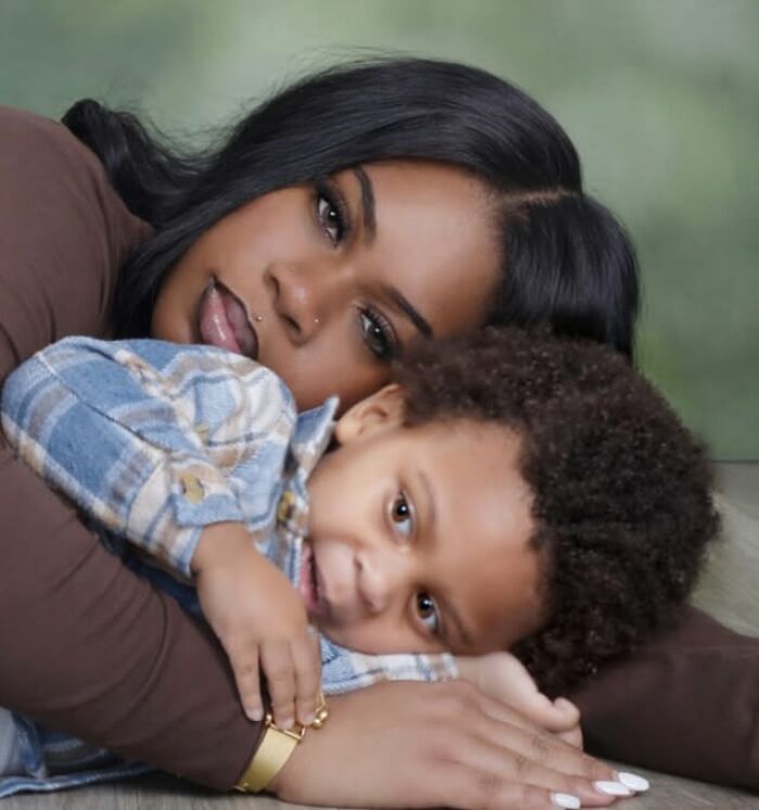 This Mom’s Deadpan Photoshoot With Her Son Is Going Viral, And The Contrast Is Pure Comedy Gold (39 Pics)-Interview