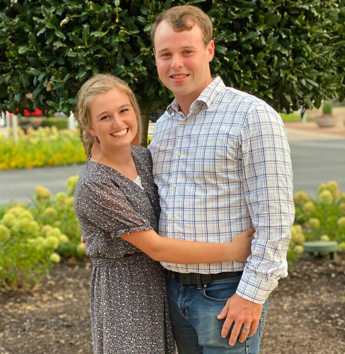 O infrator condenado Josh Duggar quebra o silêncio sobre a prisão do irmão mais novo Joseph por crime perturbador