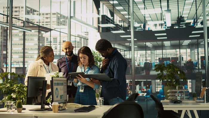 32 People Who Took Their Lives In A Different Direction After High School Than Anyone Expected