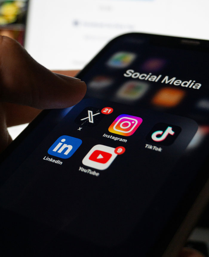 “I Told Her I Had A Tumour”: People Who Lost A Friend Shared What Happened