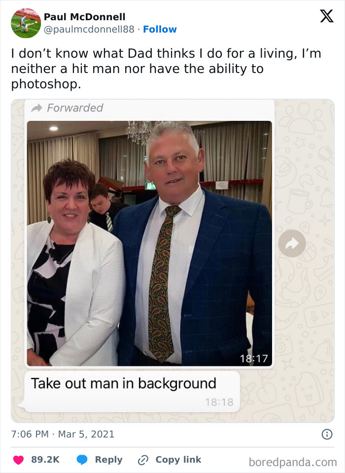 Screenshot of a hilarious meme showing a funny WhatsApp message about photoshopping and removing a man in the background.