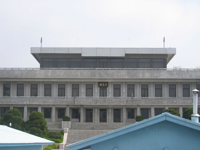 Panoramic view of an iconic landmark with popular myths surrounding its historical significance and architecture.