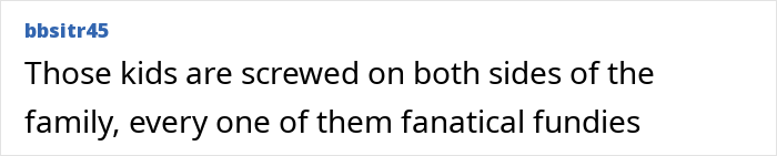 Captura de tela de comentário online discutindo as imagens da prisão da esposa de Joseph Duggar, Kendra, em meio a alegações angustiantes.