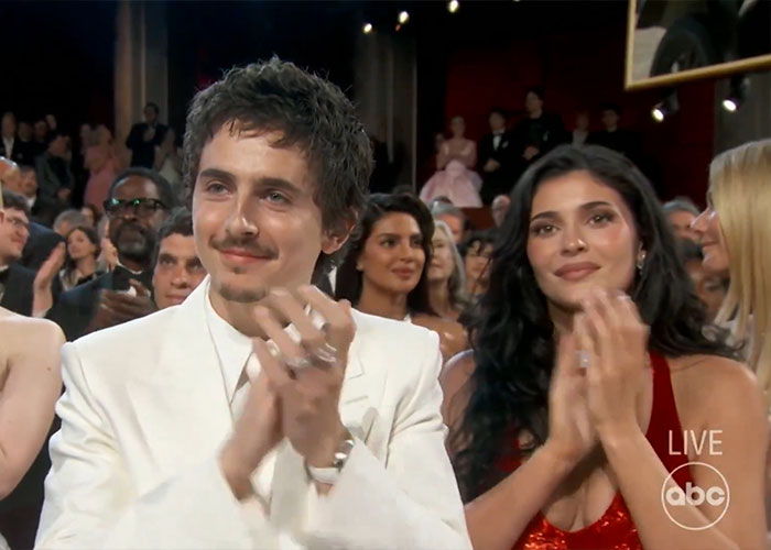 Especialista em linguagem corporal explica a estranha reação de Timothée Chalamet à vitória de Michael B. Jordan Especialista em linguagem corporal explica a estranha reação de Timothée Chalamet à vitória de Michael B. Jordan