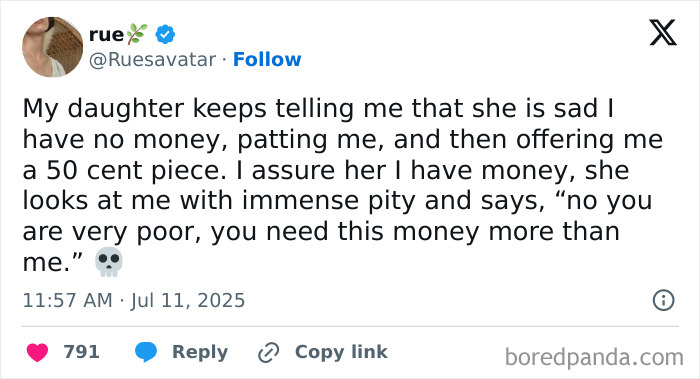 Tweet showing a kid accidentally roasting their parent with no filter, highlighting funny and honest kid roasts by grown-ups.