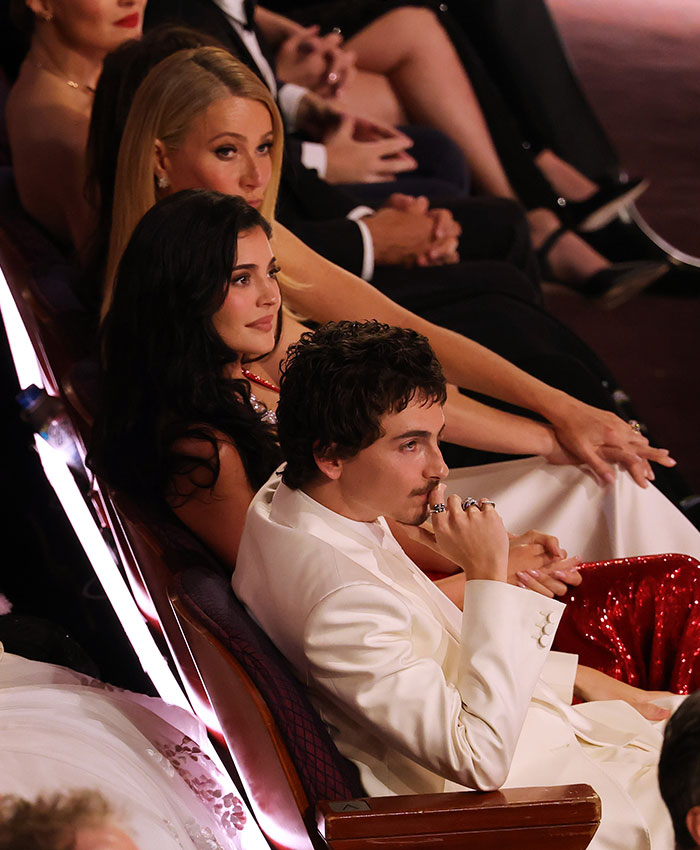 Especialista em linguagem corporal explica a estranha reação de Timothée Chalamet à vitória de Michael B. Jordan Especialista em linguagem corporal explica a estranha reação de Timothée Chalamet à vitória de Michael B. Jordan