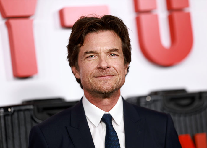 Linda Cardellini fala sobre experiência ‘estranha’ e ‘assustadora’ ao filmar cena íntima com Jason Bateman Linda Cardellini fala sobre experiência ‘estranha’ e ‘assustadora’ ao filmar cena íntima com Jason Bateman