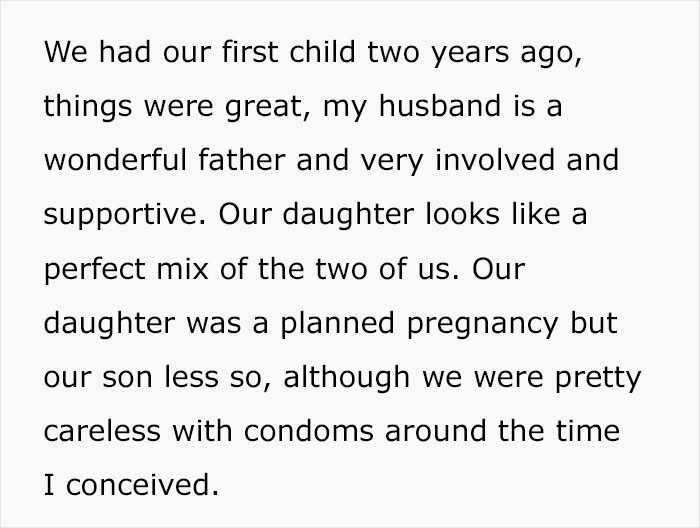 Trecho de texto sobre marido e mulher discutindo suas gravidezes planejadas e testes secretos de paternidade para seu bebê recém-nascido. Trecho de texto sobre marido e mulher discutindo suas gravidezes planejadas e testes secretos de paternidade para seu bebê recém-nascido.