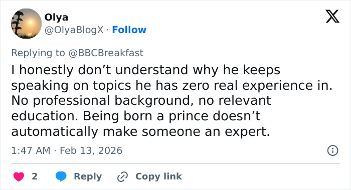 Tweet criticizing Prince Harry's hand movements and behavior after his emotional meeting, sparking concern and discussion online.