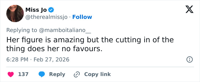 Tweet from Miss Jo commenting on Kate Moss' revealing dress for Gucci show, praising her figure but critiquing the dress cutting.