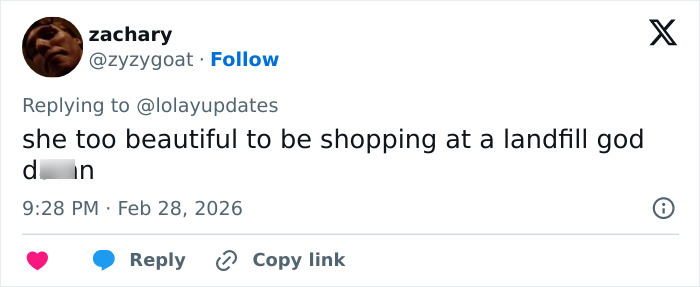 Screenshot of a tweet roasting Lola Young's outfit on the Brit Awards 2026 red carpet, referencing an oil container. Screenshot of a tweet roasting Lola Young's outfit on the Brit Awards 2026 red carpet, referencing an oil container.