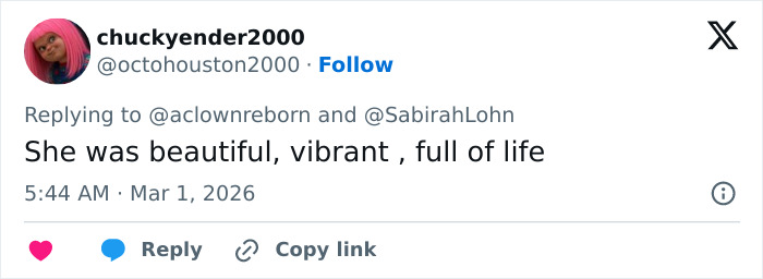 Twitter user praising Kelly Osbourne, calling her beautiful and vibrant after Brit Awards look goes viral.