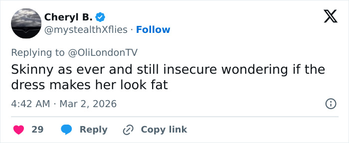 Tweet discussing Demi Moore's red carpet transformation and the latest beauty standard debate.