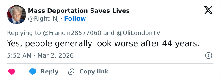 Tweet discussing age and appearance, referencing beauty standards and Demi Moore's red carpet transformation debate.