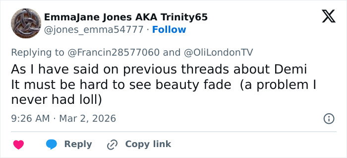 Tweet discussing Demi Moore&rsquo;s red carpet transformation and the ongoing debate about the latest beauty standards.