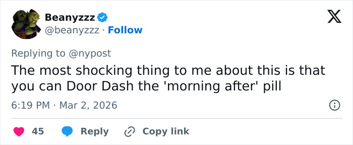 Cena explosiva em festa na piscina enquanto o filho do prefeito confronta sua mãe depois de pegá-la com seu amigo Cena explosiva em festa na piscina enquanto o filho do prefeito confronta sua mãe depois de pegá-la com seu amigo