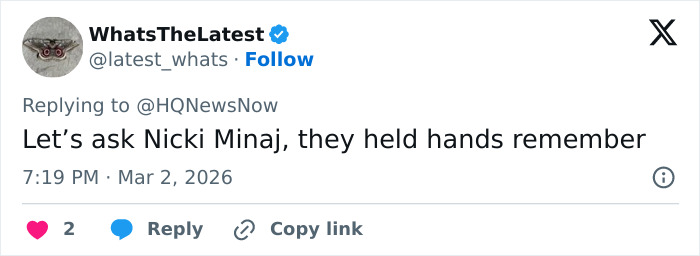 Screenshot of a tweet discussing doctors weighing in on Trump&rsquo;s neck rash and its likely cause amid White House claims.