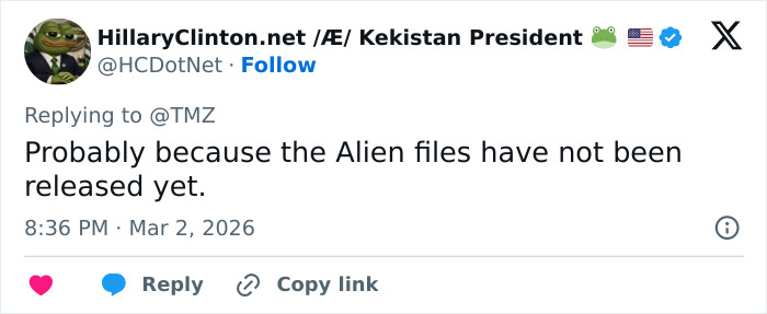 Screenshot of a social media post discussing doctors weighing in on Trump&rsquo;s neck rash and its likely cause.