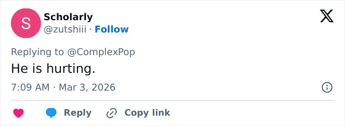 Tweet screenshot showing a user commenting on Cillian Murphy&rsquo;s appearance sparking a heated debate about how he&rsquo;s aged.
