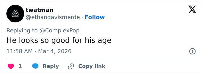 Tweet response praising Cillian Murphy&rsquo;s appearance, sparking debate about how he has aged.