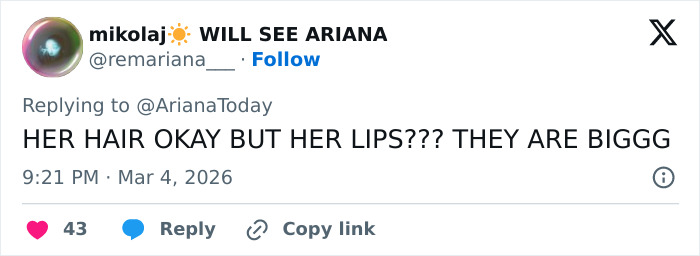 Screenshot of a tweet commenting on Ariana Grande's lips, sparking plastic surgery rumors after showing off her latest look.