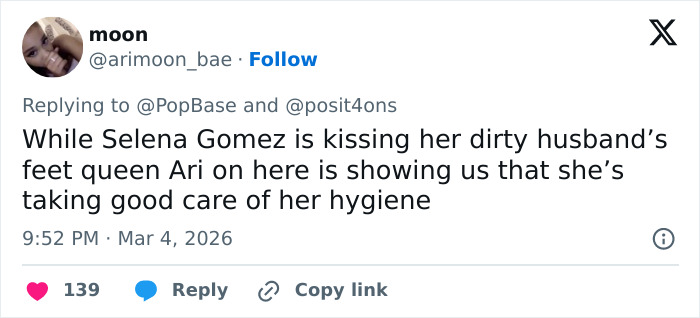 Tweet text discussing Ariana Grande sparking plastic surgery rumors after showing off her latest look on social media.