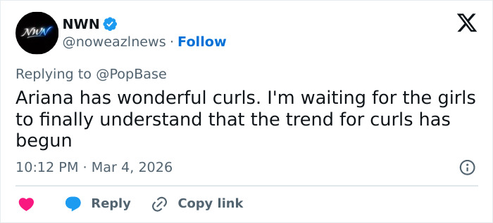Tweet discussing Ariana Grande's curls amid plastic surgery rumors after showing off her latest look.