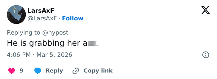 Tennis star Elena Rybakina awkwardly pushes presenter’s hand away during trophy ceremony with a hesitant expression.