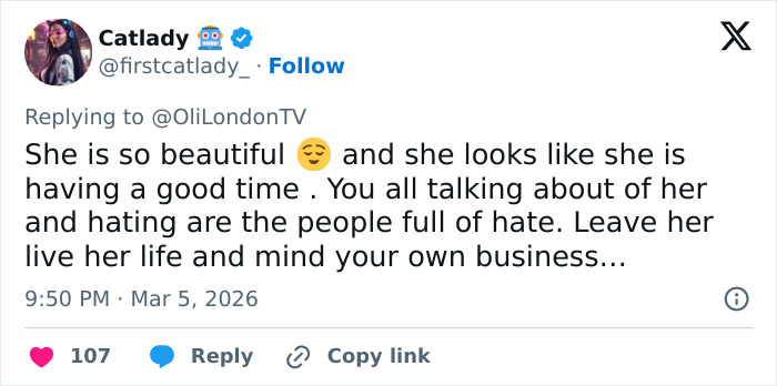 Twitter user commenting on Elon Musk&rsquo;s estranged daughter&rsquo;s viral Paris Fashion Week appearance sparking fierce debate.