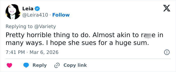 Screenshot of a Twitter reply criticizing the portrayal of JFK Jr., related to Daryl Hannah&rsquo;s essay on the love story.