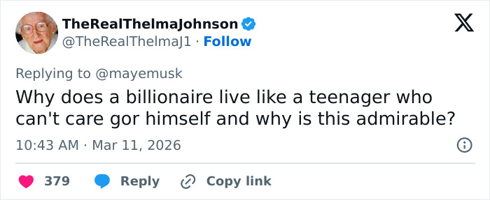 Tweet criticizing Elon Musk's house interior, highlighting odd details people can't believe about the billionaire's living space.