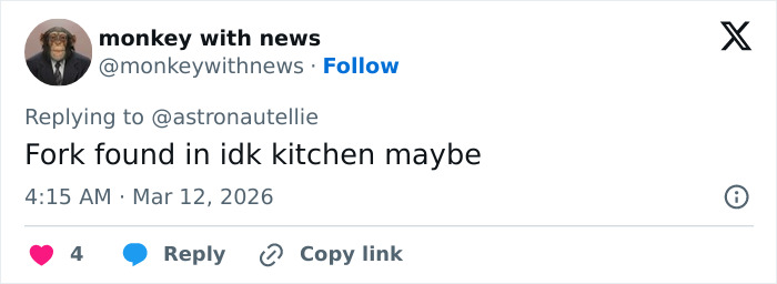 Screenshot of a Twitter reply showing a user accusing Pedro Pascal of blocking fans over a controversial rumored boyfriend.