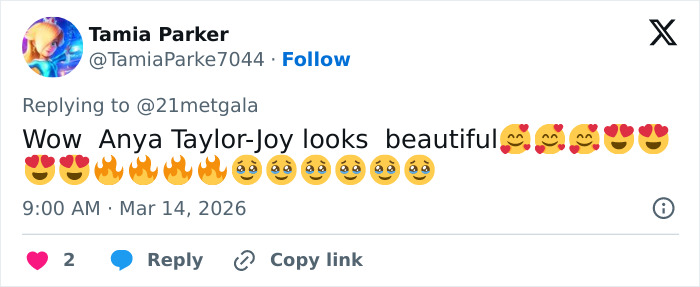 Screenshot of a tweet praising Anya Taylor-Joy&rsquo;s Pre-Oscars dinner appearance amid spreading Hollywood trend concerns.